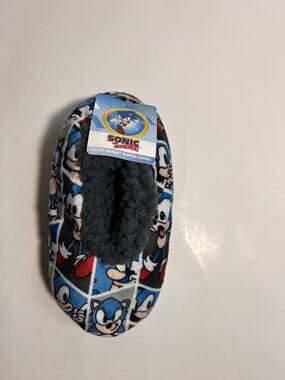 SONIC the HEDGEHOG SEGA Kids Fuzzy Babba Slippers Size S/M (8-10) or Size 3T-4T